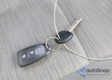 2016 Hyundai Accent z USA, uszkodzony, nr VIN KMHCT4AE3GU027830